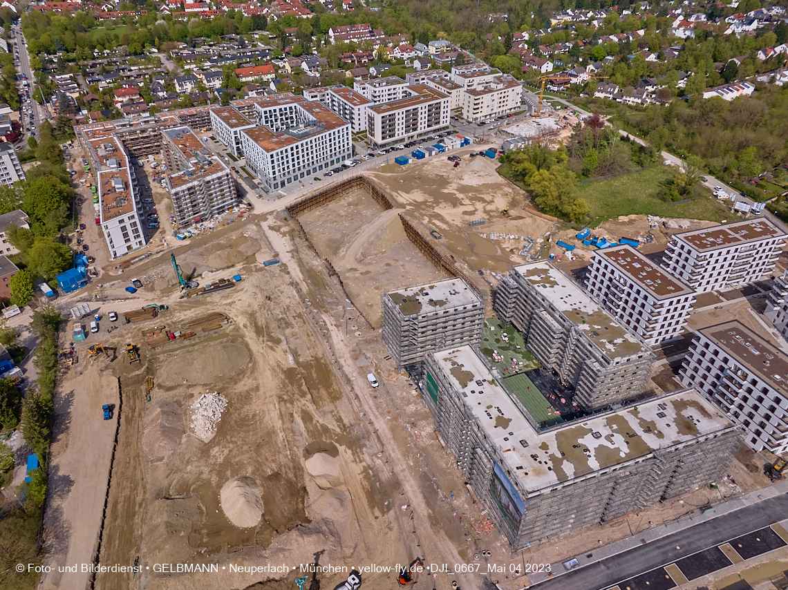 04.05.2023 - Luftbilder vom Alexisqaurtier und Pandion Verde in Neuperlach